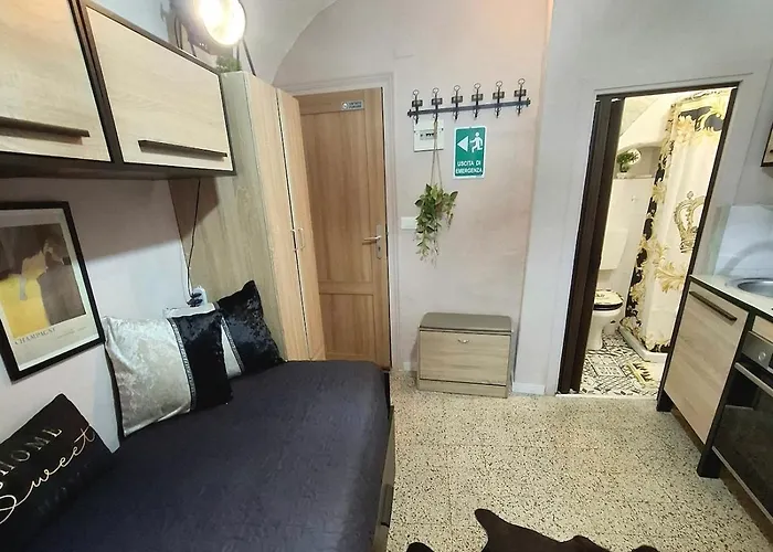 Elegant In The Historic Center Appartement San Remo